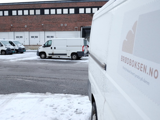 <p><b>SKADER:</b> Tore Aakre sier at mange av bilene de leide til Brødboksen.no var i dårlig forfatning etter å ha blitt kjørt i få måneder.</p>