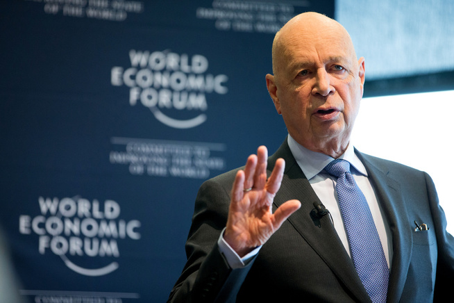 <p><b>ADVARER</b>: Grunnlegger og styreleder Klaus Schwab i Verdens økonomiske forum (WEF) mener verdens ledere må gripe muligheten til å hindre at globale systemer bryter sammen. Her avbildet i Genève tirsdag denne uken.</p>