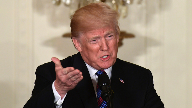 <p><b>HANDELSURO:</b> President Donald Trump har varslet at han vurderer en nye runde med straffetoll mot Kina.</p>