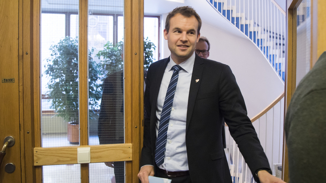 <p><b>JOBBER FOR TOLL OG MOMS FRA FØRSTE KRONE:</b> Stortingsrepresentant Kjell Ingolf Ropstad (KrF). </p>