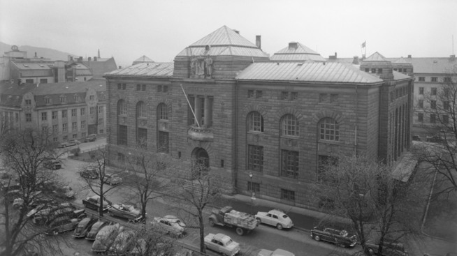 <p><b>NORGES BANK:</b> Et nytt bankbygg ble oppført på Bankplassen 4 i Oslo tidlig på 1900-tallet. Bankvirksomheten varte frem til 1986. I dag er det blitt kunstmuseum. </p>