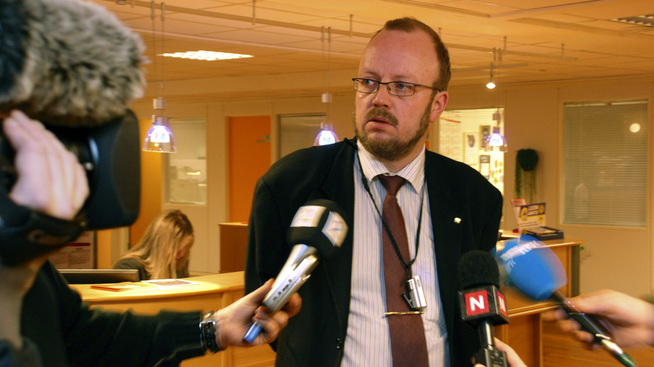 <p><b>MÅTTE FORKLARE:</b> I november 2007 måtte ordfører Geir Waage forklare hvordan Rana kommune og andre nordlandskommuner kunne tape hundrevis av millioner kroner på amerikanske gjeldsinvesteringer.</p>