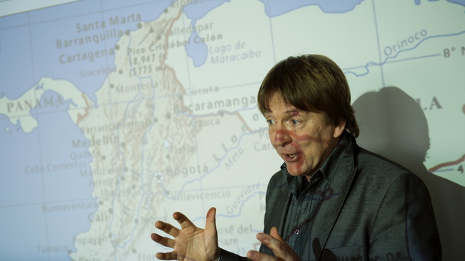 BESØK: Forsker Helge Ryggvik sier landet har vært slående avhengig av olje, noe han sier er vanskelig å unngå å legge merke til når du besøker landet.