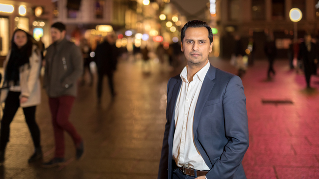 <p><b>UT MOT SPILLFORSLAG:</b> Høyres Mudassar Kapur har lite til overs for spillselskap-nekten som forslaget fra Ap og KrF åpner for å pålegge Oljefondet.</p>