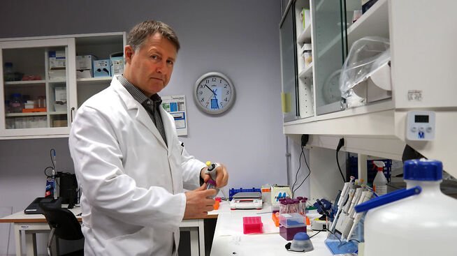 <p><b>OPPFINNEREN:</b> Nordic Nanovectors Betalutin ble «funnet opp» på labben til kjemiker Roy H. Larsen, som også sto bak Algeta. Larsen og kollegaene fant et radioaktivt isotop som binder seg til kreftceller og bestråler dem.</p>