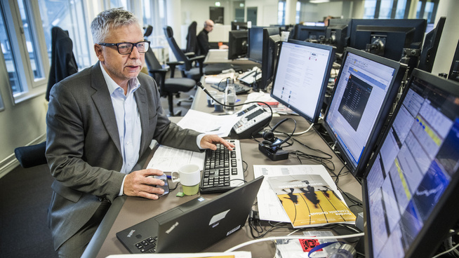 <p>IKKE FOR STOR: Sjefanalytiker Erik Bruce i Nordea Markets tror effekten av handelskonflikten, slik den ser ut i dag, er håndterbar.</p>