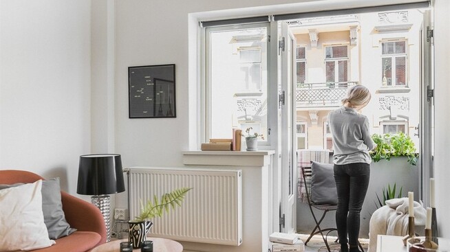 <p><b>COSTLY SQUARE meters:</b> This two-room apartment på Bislett was sold 458.000 dollars over the asking price, på 2.7 million of real estate agent Demi Glemmestad in the Boa. The image is from boligannonsen.</p>