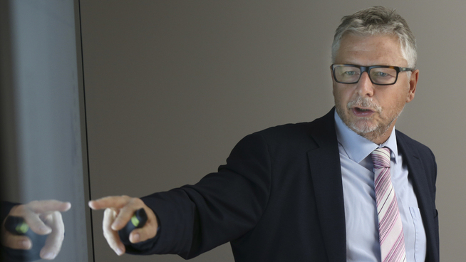<p><b>SJEFANALYTIKER:</b> Erik Bruce er sjefanalytiker i Nordea Markets.</p>