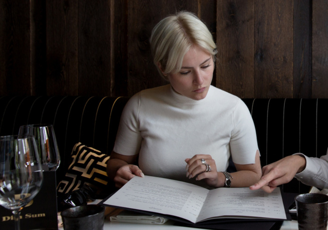 <p><b>FØDT ÉN OF the  COUNTRY's RICHEST FAMILIES:</b> Katharina  Andresen is not only én of Norway's richest,  but alsoå among the richest young in the  world. Here are the Horses depicted in conjunction  with a VG-interview with grün Simen Water  (17).</p>