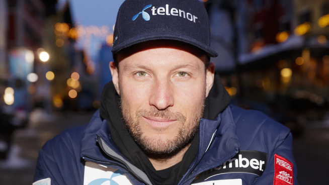 <p><b>INVESTOR</b>: Alpinesset Aksel Lund Svindal, her fra utenfor hotellet i Kitzbühel onsdag kveld.</p>