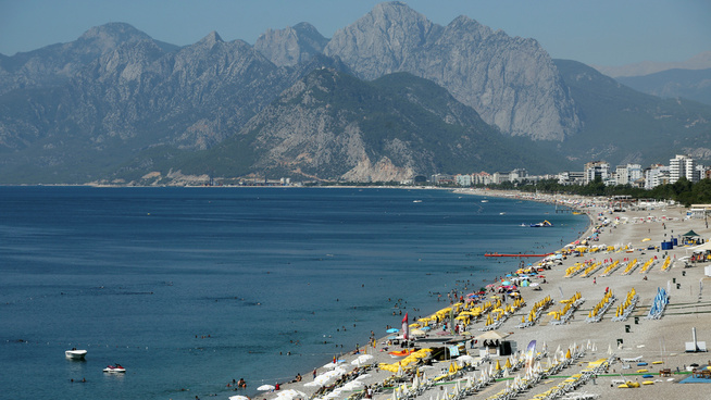 <p><b>STRANDFERIE</b>: Fra 2013 til 2017 falt den norske turismen til Tyrkia med 90 prosent.</p>