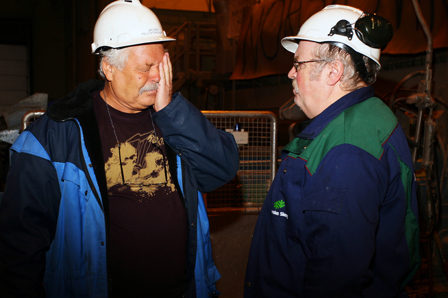 <p><b>VONDT OG VANSKELIG:</b> Det var sterke følelser i sving da den siste papirmaskinen ved Norske Skog Union ble stanset. «En epoke i Skiens historie er over», skrev NTB Scanpix. 380 mennesker mistet jobben.</p>