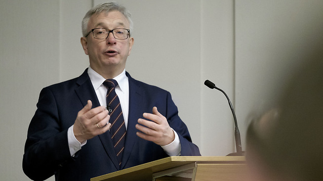 <p><b>OLJETOPP:</b> Tidligere Ap-finansminister Karl Erik Schjøtt-Pedersen.</p>