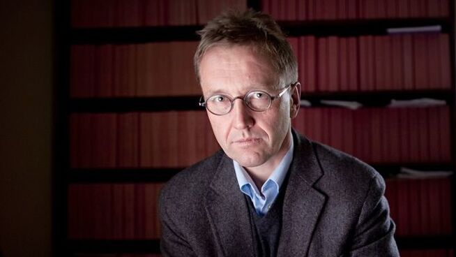 <p><b>EKSPERT PÅ EUROPARETT:</b> Professor Finn Arnesen er leder for Senter for europarett ved Universitetet i Oslo.</p>