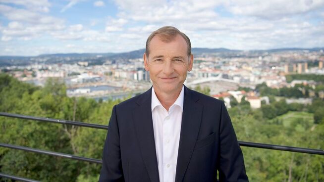 <p><b>TROR DE FLESTE VIL KJØPE MER MEGLERHJELP:</b> – Det kan bli dyrt å gjøre det billig, sier direktør Carl O. Geving i Norges Eiendomsmeglerforbund (NEF).</p>