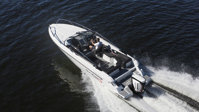<p><b>BÅTFERIE I NORGE:</b> Bildet viser modellen Noblesse 790, på 26 fot. Båten koster omlag 950.000 kroner, og er en av de populære weekendcruiserne. At flere ferierer i Norge, og legger ut på enkle turer, er en økende trend i båtmarkedet. </p>