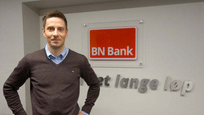 <p><b>BEKYMRET</b>: Joakim Blix Prestmo, analytiker i BN Bank, mener nordmenn bruker kredittkortet for mye.</p>
