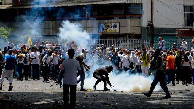 <p><b>I GATENE:</b> Demonstrantene i Carcas i Venezuela har ikke bare samlet seg i marsj, men også lokalt ulike steder i byen. </p>