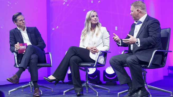 <p><b>FREMTIDENS GULLKUNDE:</b> Konferansier Even Westerveld fra DNB, forbrukerøkonom Silje Sandmæl i DNB og daglig leder Gisle Sveva i Visma Retail snakket om millennials og hvordan de endrer spillereglene i norsk handelsnæring under Virkes Handelskonferanse 2016.</p>
