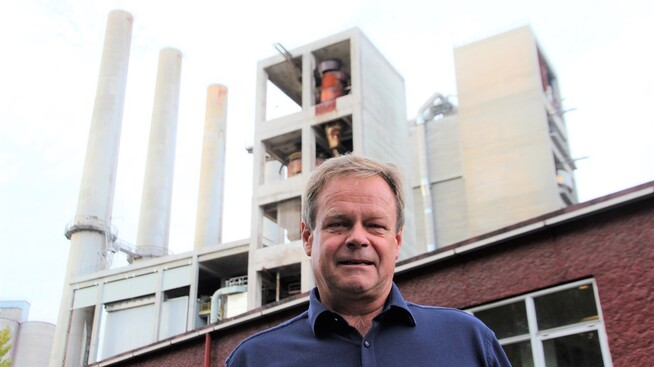 <p><b>HAR TROEN:</b> Bærekraftsdirektør Per Brevik i Norcem, en del av Heidelbergkonsernet, har fortsatt troen på at staten kan overbevises om å bruke rundt 15 milliarder på fangst av CO2 her ved sementfabrikken i Brevik og ved Klemetsrudanlegget i Oslo. CO2-en skal lagres på sokkelen av blant andre Equinor.</p>