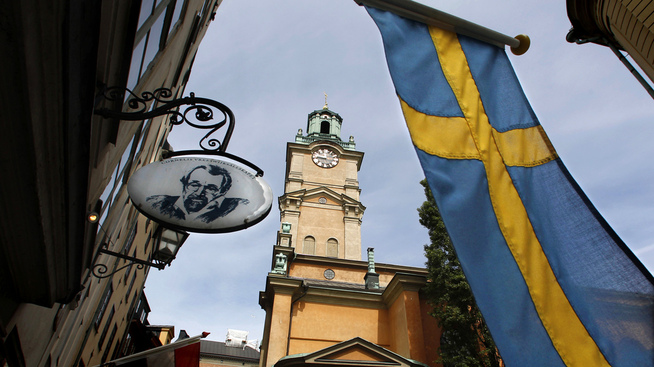 <p><b>BLIR BILLIGERE:</b> Sverige og Stockholm har allerede blitt billigere for Ola og Kari Nordmann - og billigere skal det bli.</p>