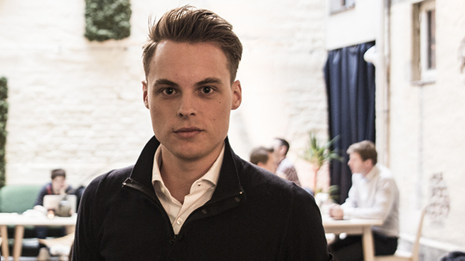 <p><b>LAKSEARVING:</b> Gustav Magnar Witzøe eier nærmere 90 prosent av alle aksjene i Kverva, selskapet som har over halvparten av aksjene i lakseoppdretteren Salmar.</p>