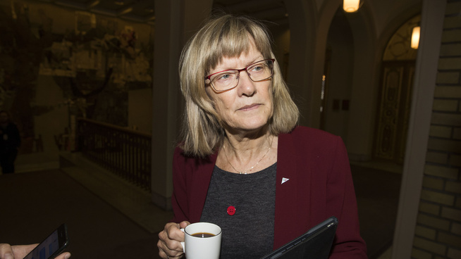 <p><b>LIKER SIGNALENE:</b> Men SVs Karin Andersen mener Siv Jensens åpning for et mulig rentetak kommer alt for sent.</p>