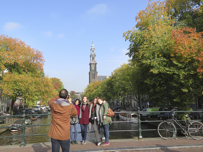 <p><b>AMSTERDAM:</b> Nesten 17 millioner innbyggere har gleden av å leve i verdens syvende beste land.</p>