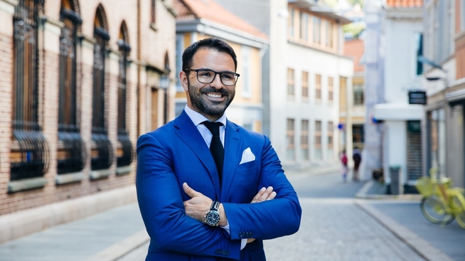 <p><b>– BLIR FORT DITT EGET PROBLEM:</b> Christer Vikebø, forfatter av Boligboken og megler i Privatmegleren, synes mange tar for lett på boligkjøpet.</p>