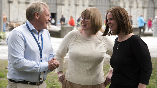 <p> <b> SMARTBY MANAGERS: </b> Councilman Morten Wolden (fv) in Trondheim municipality, project coordinator Annemie Wyckmans at NTNU and lighthouse coordinator Silja Rønningsen in Trondheim municipality can celebrate that CityxChange hit 11 competing projects. </p>