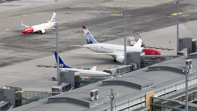 <p><b>ENDRINGER:</b> Avgiften på flyreiser ut av Europa skrus opp, mens flyreiser innad i Europa får marginalt lavere passasjeravgift.</p>