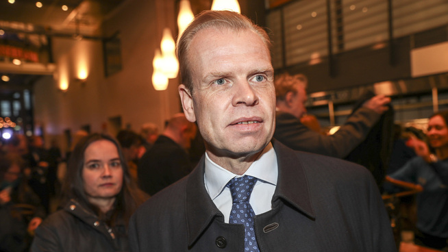 <p><b>PLUSS OG MINUS:</b> Yara-sjef Svein Tore Holsether på vei inn til NHOs årskonferanse 2019. Han sier at handelskrig kan gi både positive og negative konsekvenser for Yara på kort sikt. Men på lang sikt er økte handelshindringer i sum negativt for verdensøkonomien, sier han.</p>
