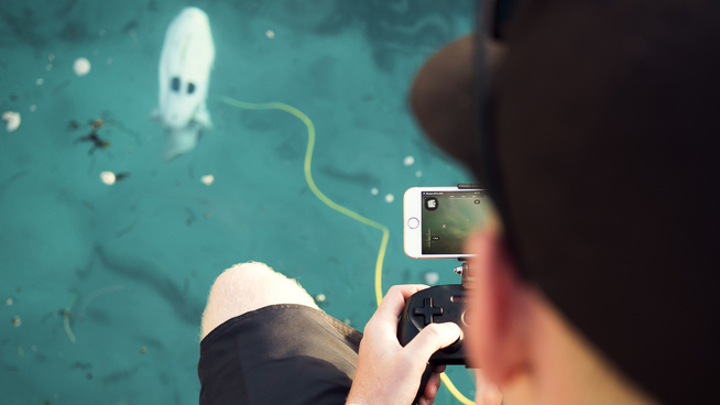 <p><b>LAVT BRUKERGRENSESNITT:</b> Hele konseptet med Blueyes drone er at den skal være enkel å bruke. Ved å koble den på en vanlig smarttelefon, og sette inn en gamecontroller - så skal du kunne styre dronen, og hente ut bildene den filmer.</p>