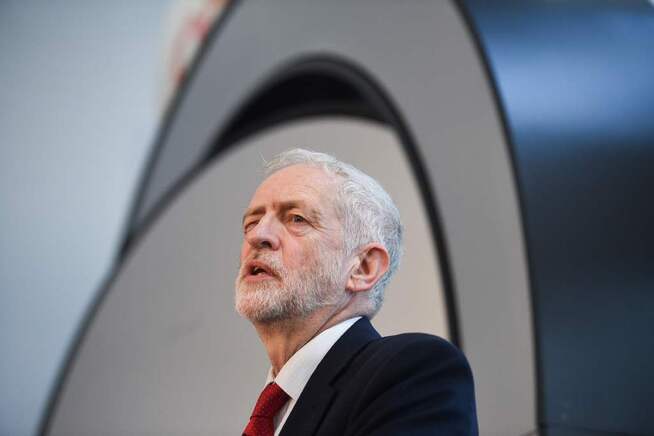 <p>NYVALG: Under en tale torsdag sa Labour-leder Jeremy Corbyn at et nyvalg til parlamentet er en måte å løse låsingen som har oppstått. De konservative har ikke ytret ønske om det samme. </p>