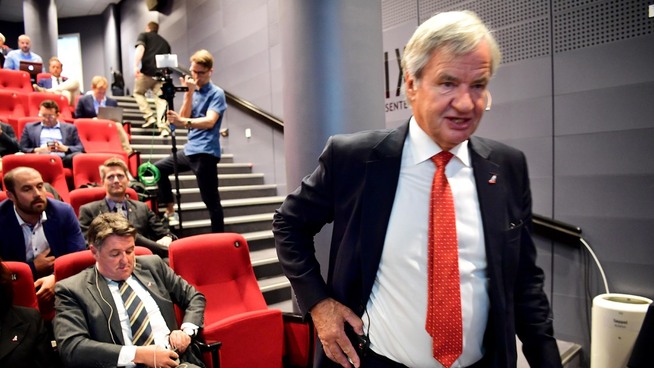 <p><b>IKKE TRIST:</b> Bjørn Kjos sier at tiden var inne for å gi seg. </p>
