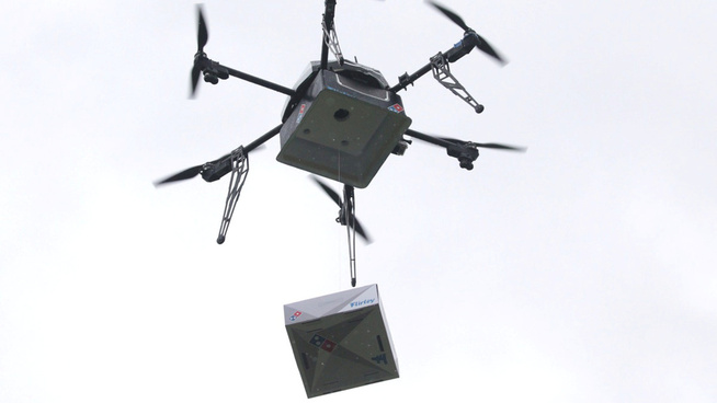 <p><b>PIZZA FRA HIMMELEN:</b> Domino's pizzadrone under en testflyvning i New Zealand.</p>