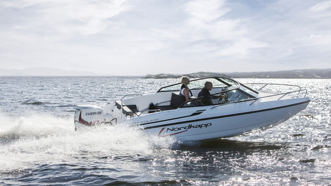<p><b>ØKER I SALG:</b> Noblesse 605 daycruiser, som skiller seg litt fra den kjente skjærgårdsjeepen ved at den har lugar. Også denne typen båt stiger i antall salg, melder flere forhandlere. </p>