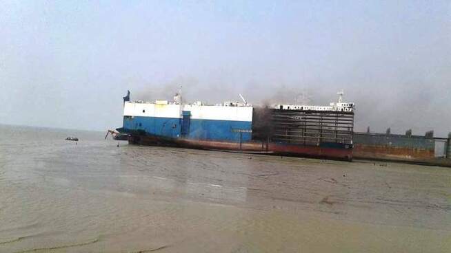 <p><b>BRANN:</b> 7. mars brøt det ut brann på «City of Tokyo», brannen tok ifølge NGO Shipbreaking Palatform over tre timer å slukke.</p>
