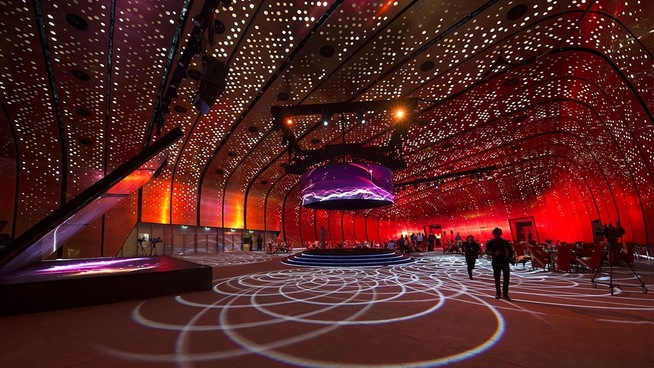 <p><b>STORHALL:</b> En storslått hall i kjernen av senteret skal være et møtested for innbyggerne i byen Dhahran. </p>