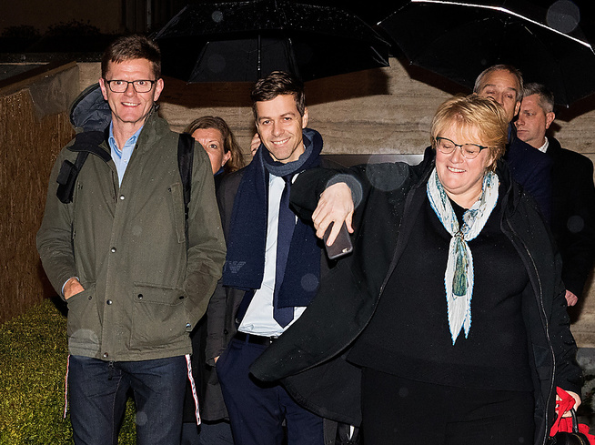 <p>NYNORSK-KAMERATER: KrF-leder Knut Arild Hareide har vandret til- og fra statsministerboligen sammen med Venstre-nestleder Terje Breivik og Venstre-leder Trine Skei Grande den siste uken.</p>