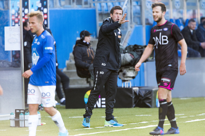 <p>TUNG TID: Ronny Deila har fått en tøff start som Vålerenga-trener med bare tre poeng på de fire første kampene. Her fra benken på Aker Stadion. Sander Svendsen (t.v.) og Robert Lundstrøm (t.h.).,</p>