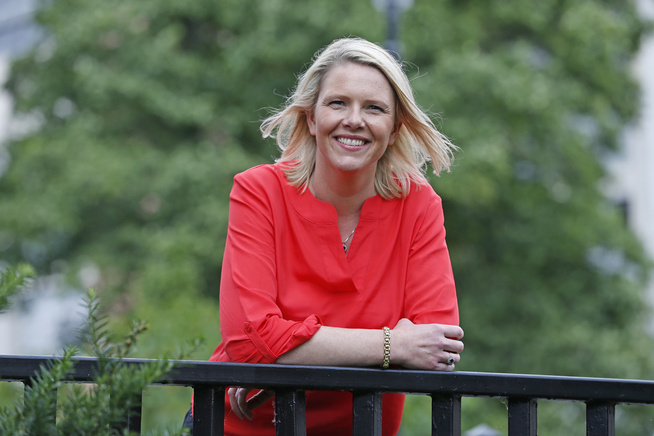 <p>EFFEKTIV: Sylvi Listhaug rakk et intervju med sommer-ramme, men turen gikk ikke mer enn et kort steinkast, til Akerselva, fra hennes departement i Nydalen i Oslo.</p>
