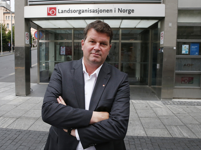 <p>BLIR VALGKAMPSAK: LOs Hans-Christian Gabrielsen mener regjeringen har tatt bemanningsbyråene og arbeidsgivernes side i saken og varsler omkamp i valgkampen.<b> </b></p>
