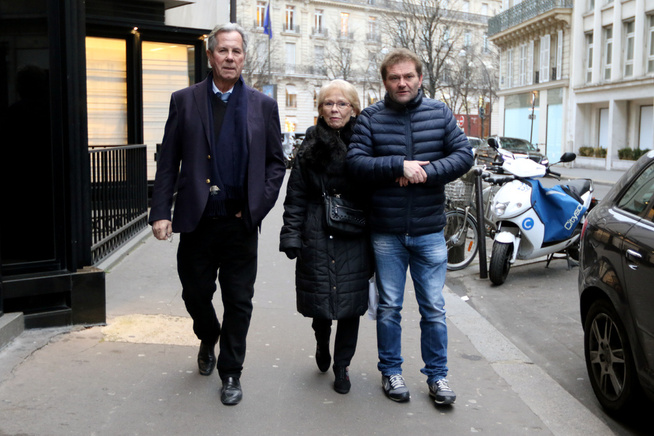 <p>TREKLØVER: Tidligere innenriksminister Jean-Louis Debré fikk tiggeren til å skrive bok, Brigitte Le Noir fant leilighet til ham og tiggeren selv, Jean-Marie Roughol, skrev bok om livet sitt.</p>