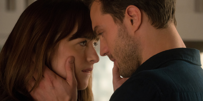 <p>NY RUNDE: Dakota Johnson og Jamie Dornan som Anastasia Steel og Christan Grey i «Fifty Shades Darker»</p>