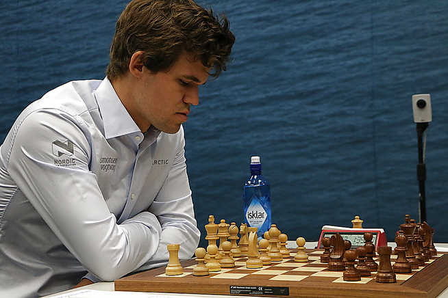 <p>SKUFFET: Carlsen måtte etter hvert innse at flere muligheter til å avgjøre partiet var spolert.</p>