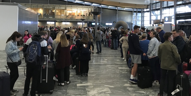 <p>«DRØMMESTART»: Slik startet ferien for de mange reisende på Gardermoen torsdag morgen. Dette bildet ble tatt ved 07-tiden.</p>