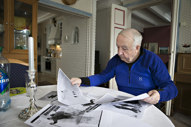 <p>SER TILBAKE: Resvoll samlet på avisklipp om ulykkespåsken i årene som fulgte. Dette er fra magasinet «Alle Menn» i 1977.</p>