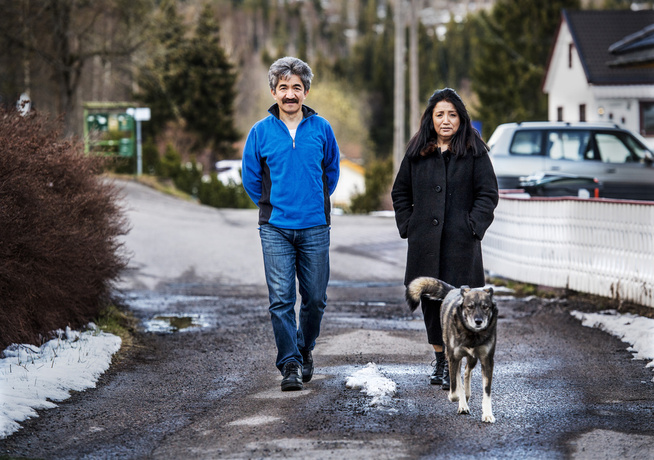 <p>IDENTITET: Younus Sultani (f.v.) og Kobra Sultani mener mange innvandrere møter mye motgang i arbeidslivet.</p>