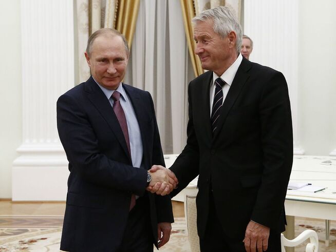 <p>FORDØMMER LOVENDRINGEN: –Dette er et tydelig tegn på tilbakegang, sier generalsekretær i Europarådet, Thorbjørn Jagland. Her fra et møte med Putin i Moskva i desember.</p>